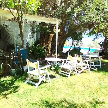 Πανσιόν Aleka's House 3*